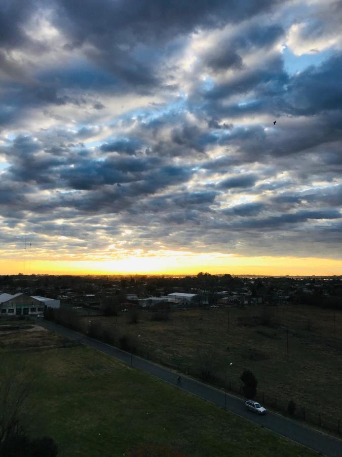 Amanecer Rent Apart - Tu Hogar! Amplio Y Luminoso Con Desayuno Junín Dış mekan fotoğraf