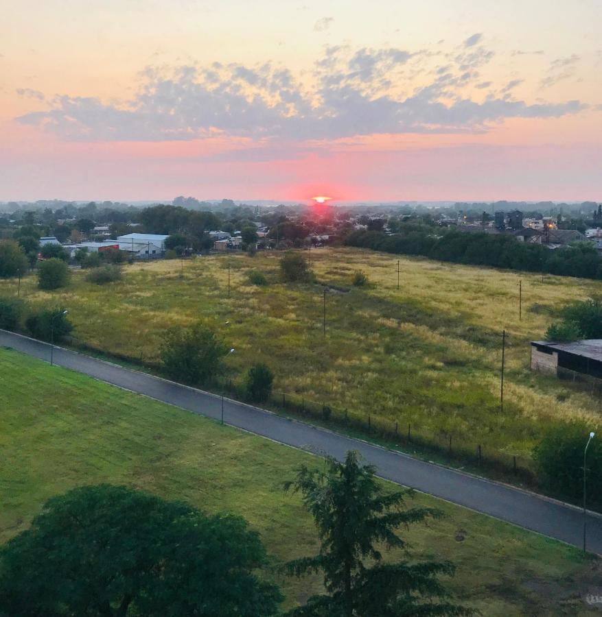 Amanecer Rent Apart - Tu Hogar! Amplio Y Luminoso Con Desayuno Junín Dış mekan fotoğraf
